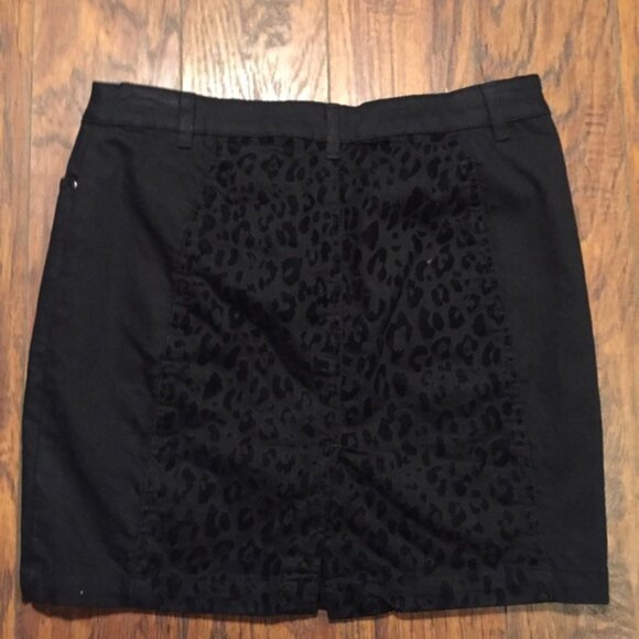 NWOT H&M Black Skirt - Picture 2 of 3